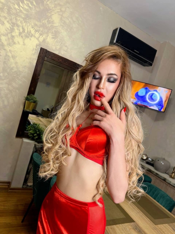 Транссексуалка Аделина