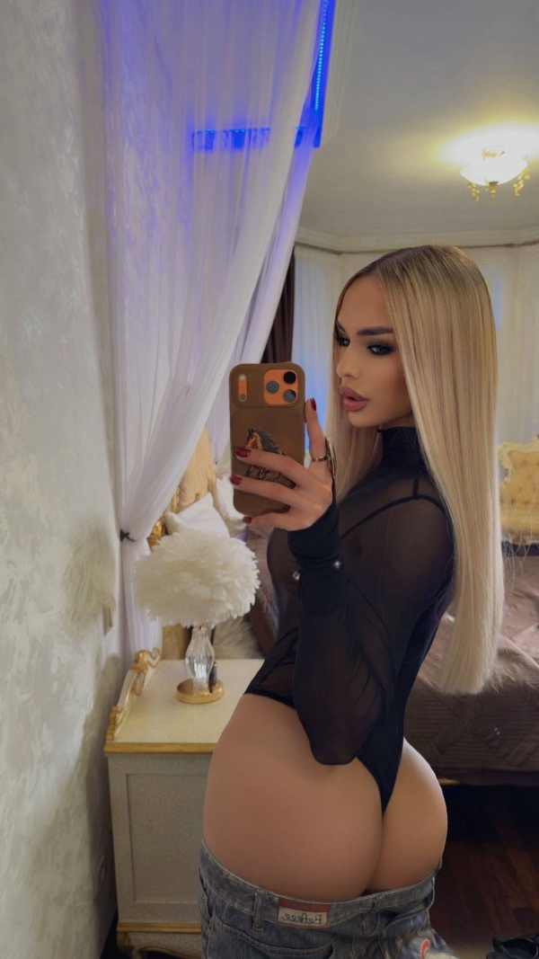 Dina HOT